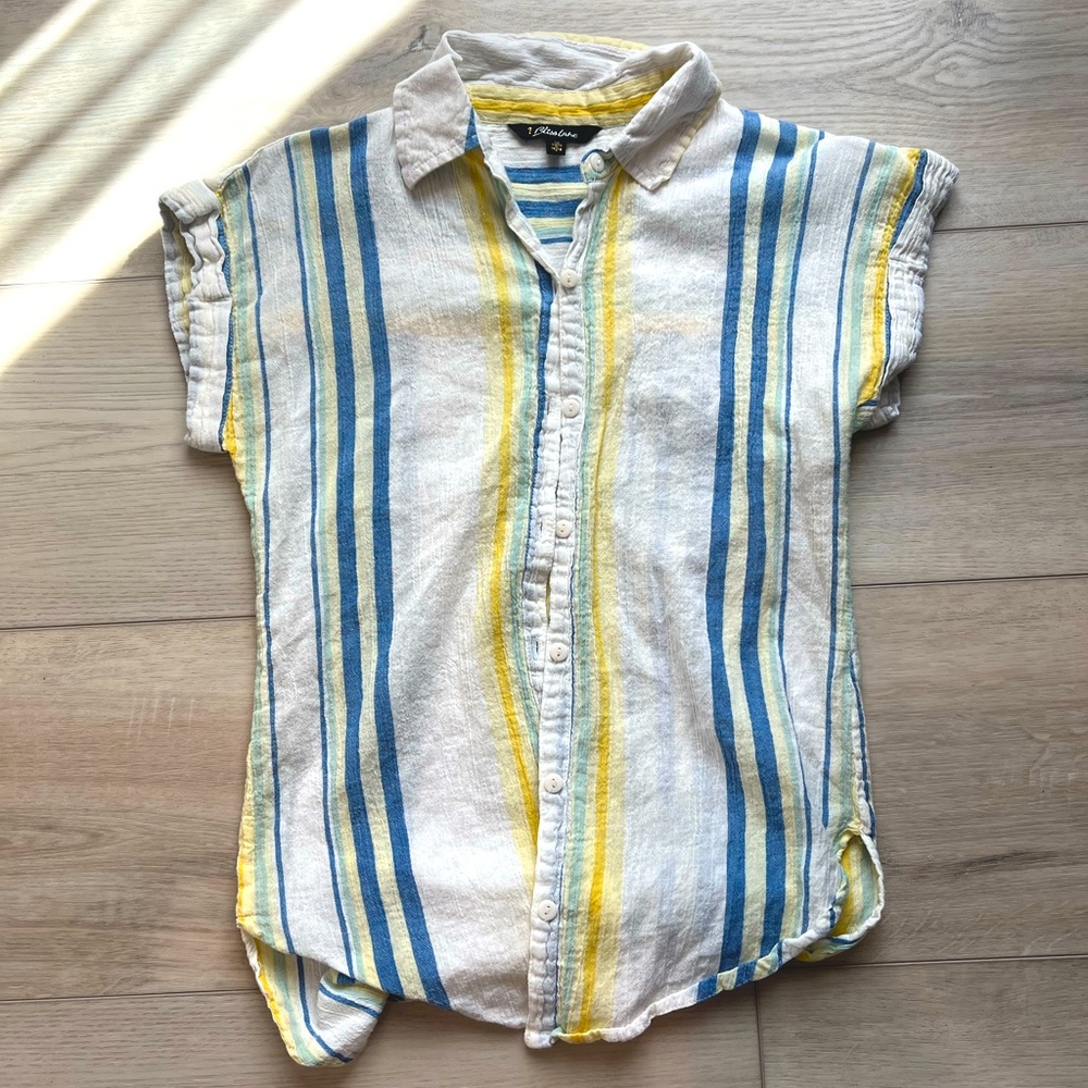 Cute boutique beach blouse.☀️